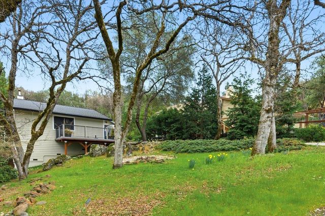 11845 Goldfinch Ct, Penn Valley, CA 95946