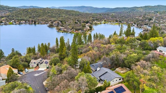 11845 Goldfinch Ct, Penn Valley, CA 95946