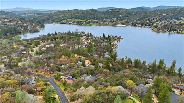 11845 Goldfinch Ct, Penn Valley, CA 95946
