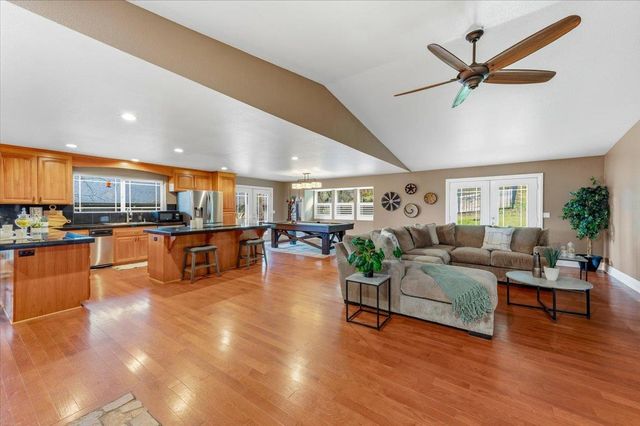 11845 Goldfinch Ct, Penn Valley, CA 95946