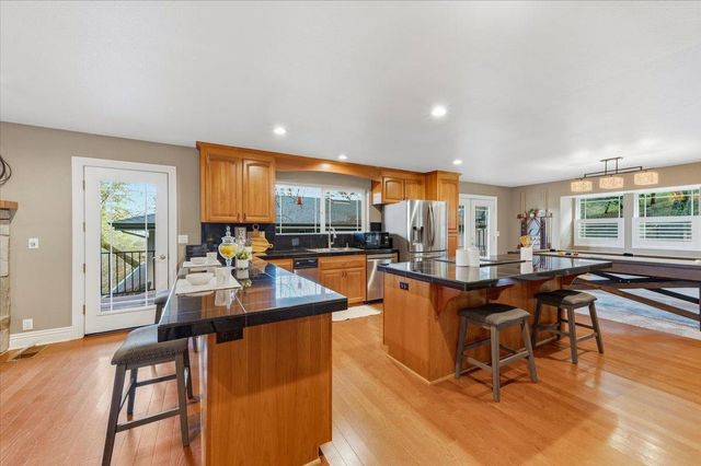 11845 Goldfinch Ct, Penn Valley, CA 95946