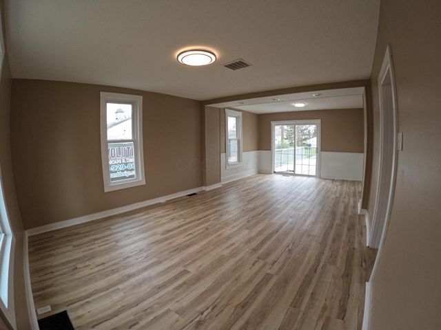 28 Hammond Street, Delaware, OH 43015