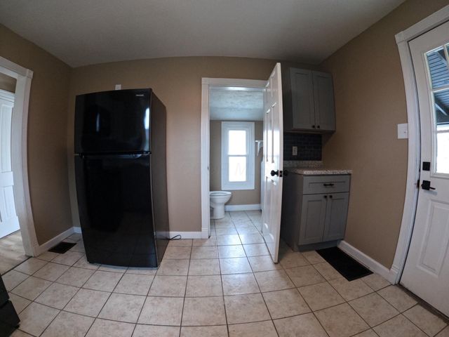 28 Hammond Street, Delaware, OH 43015