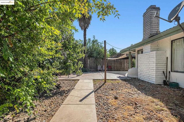 2329 Lido Cir, Stockton, CA 95207