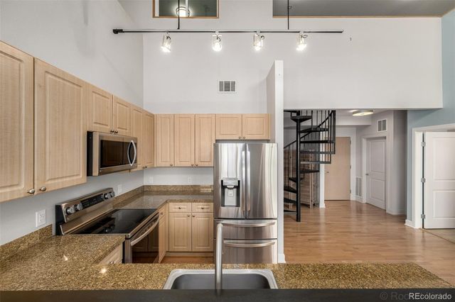 5677 S Park Place 311A, Englewood, CO 80111