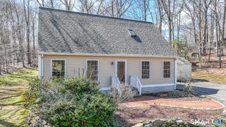 17 Flatbrook Road, East Hampton, CT 06424