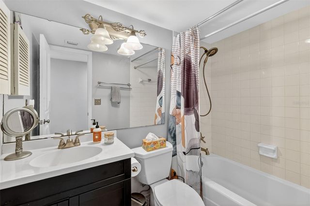 101 N GRANDVIEW STREET 206, Mount Dora, FL 32757