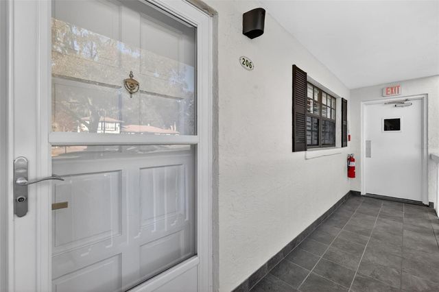 101 N GRANDVIEW STREET 206, Mount Dora, FL 32757