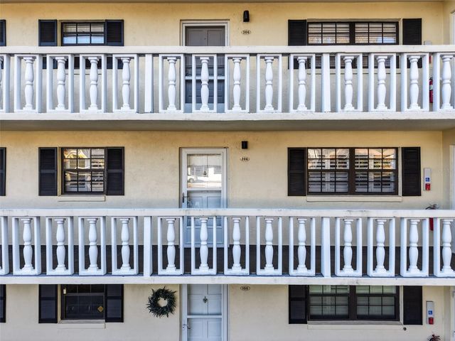 101 N GRANDVIEW STREET 206, Mount Dora, FL 32757