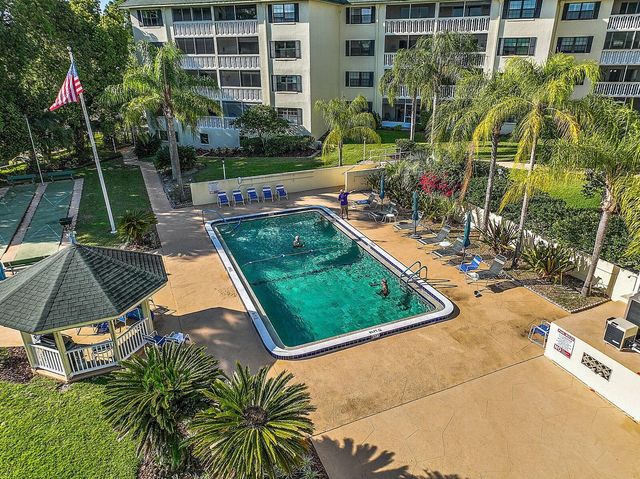 101 N GRANDVIEW STREET 206, Mount Dora, FL 32757