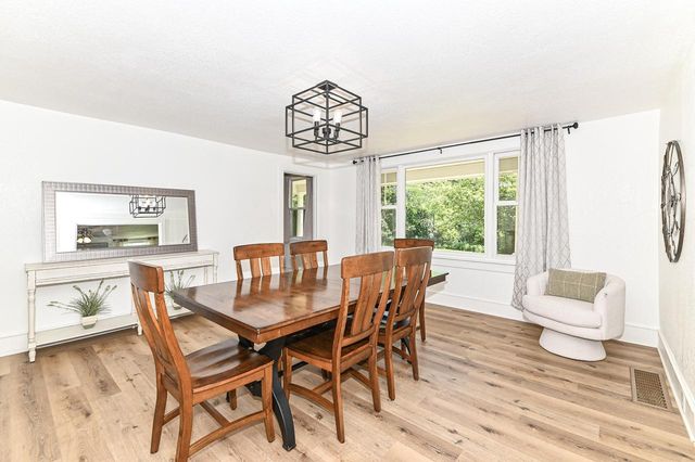 5824 Marsh ROAD, Waterford, WI 53185