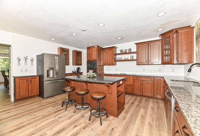 5824 Marsh ROAD, Waterford, WI 53185