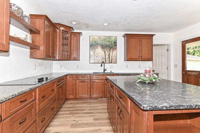 5824 Marsh ROAD, Waterford, WI 53185