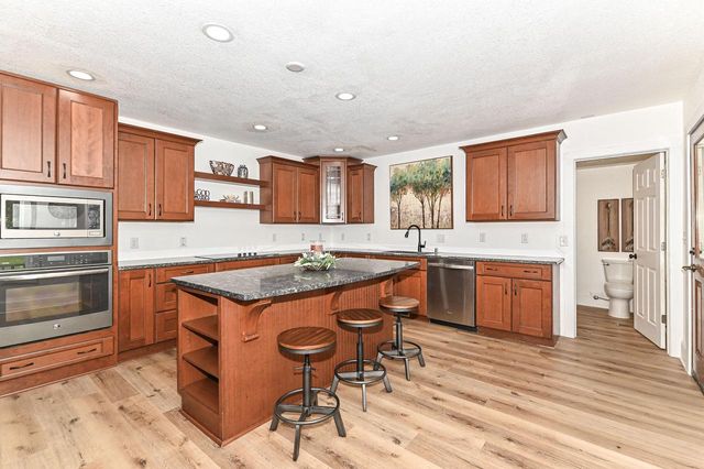 5824 Marsh ROAD, Waterford, WI 53185