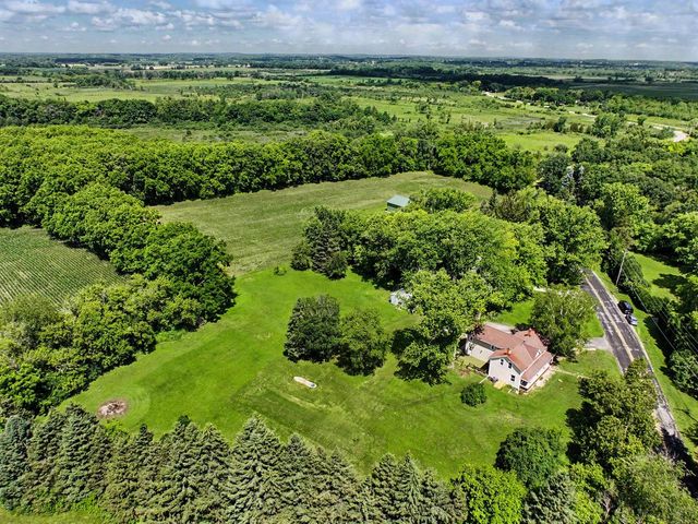 5824 Marsh ROAD, Waterford, WI 53185