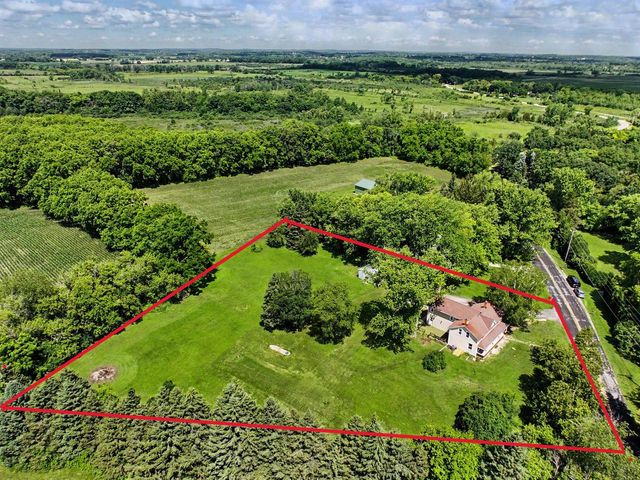 5824 Marsh ROAD, Waterford, WI 53185
