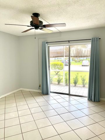 215 Canterbury J, West Palm Beach, FL 33417