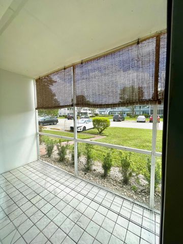 215 Canterbury J, West Palm Beach, FL 33417