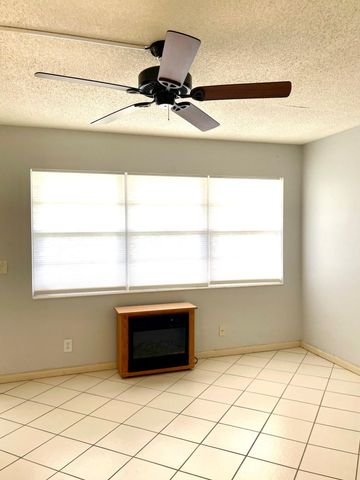 215 Canterbury J, West Palm Beach, FL 33417