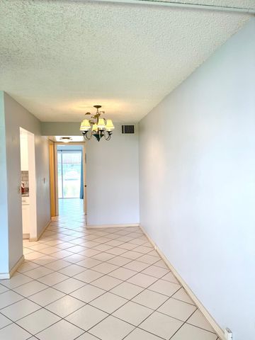 215 Canterbury J, West Palm Beach, FL 33417