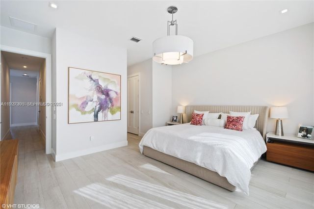 5883 W Brookfield Cir W, Hollywood, FL 33312