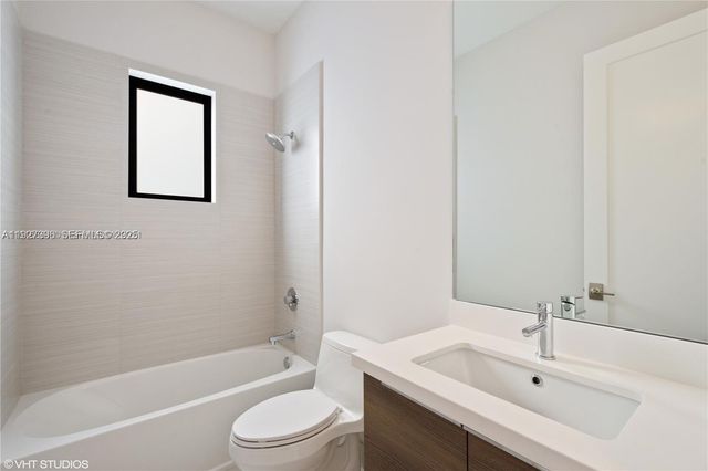 5883 W Brookfield Cir W, Hollywood, FL 33312