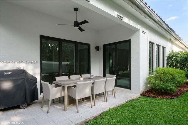 5883 W Brookfield Cir W, Hollywood, FL 33312