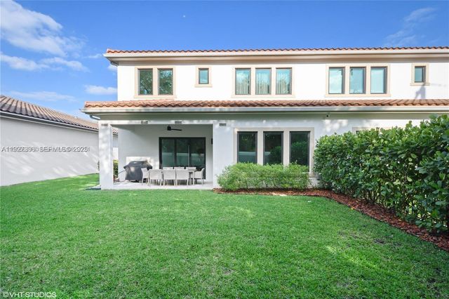 5883 W Brookfield Cir W, Hollywood, FL 33312