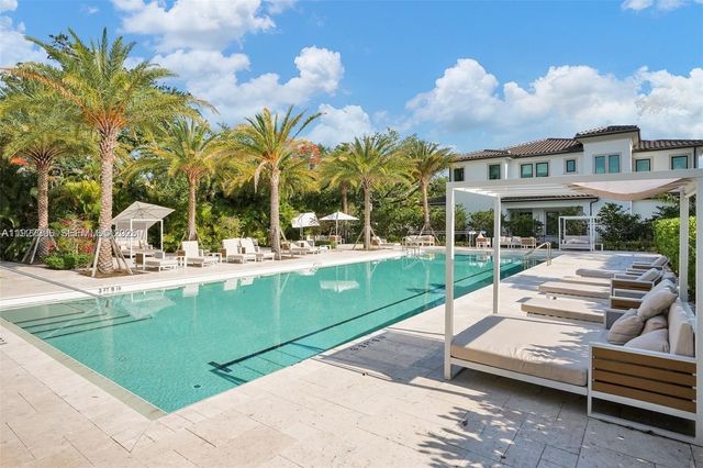 5883 W Brookfield Cir W, Hollywood, FL 33312