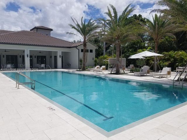 5883 W Brookfield Cir W, Hollywood, FL 33312