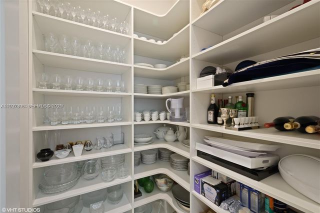 5883 W Brookfield Cir W, Hollywood, FL 33312