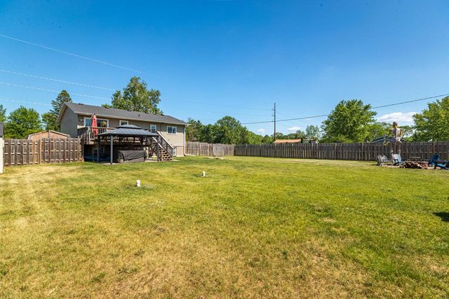 3030 North COURT, Holmen, WI 54636