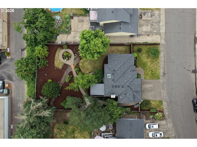 19490 WILDERNESS Dr, West Linn, OR 97068