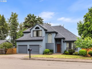 19490 WILDERNESS Dr, West Linn, OR 97068