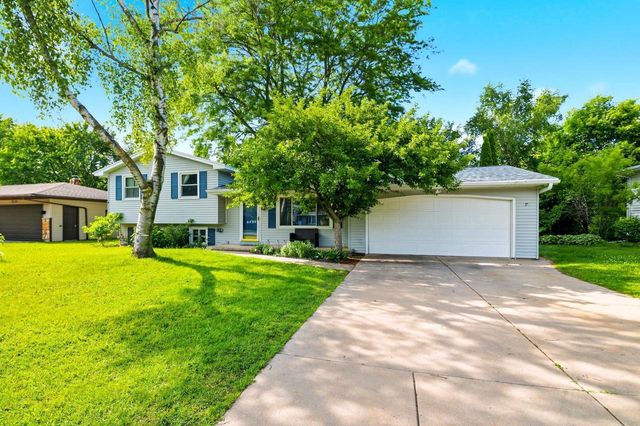 2539 MARY JO DRIVE, Green Bay, WI 54311