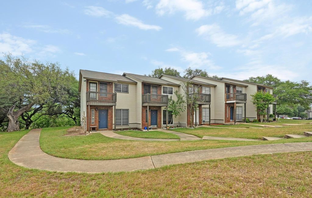 1815 River Crossing CIR A, Austin, TX 78741