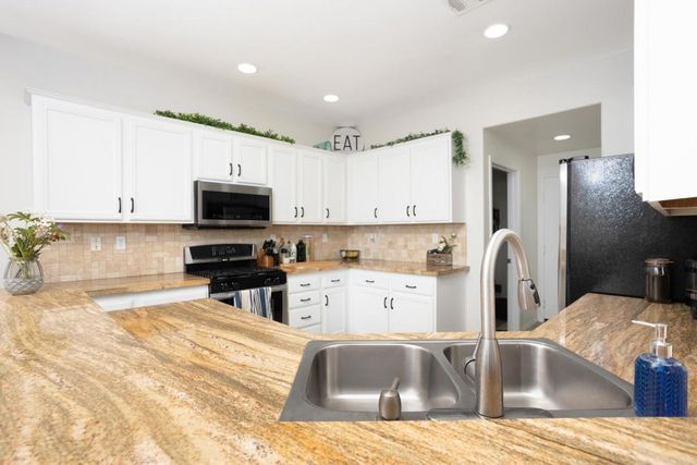 425 S Meadowbrook Dr 123, San Diego, CA 92114