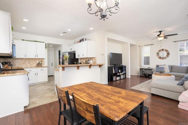 425 S Meadowbrook Dr 123, San Diego, CA 92114