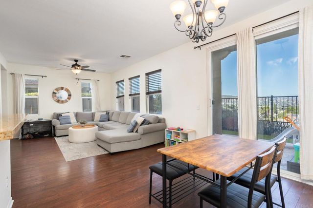 425 S Meadowbrook Dr 123, San Diego, CA 92114