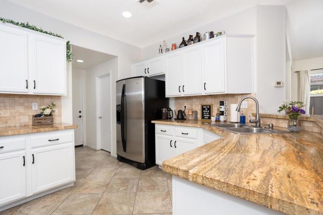 425 S Meadowbrook Dr 123, San Diego, CA 92114