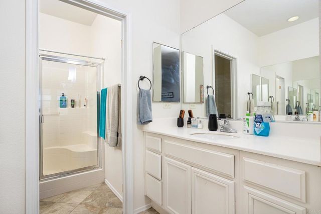 425 S Meadowbrook Dr 123, San Diego, CA 92114
