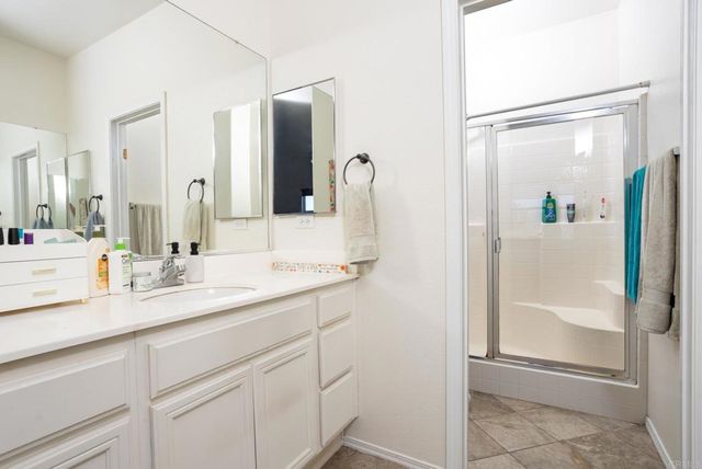 425 S Meadowbrook Dr 123, San Diego, CA 92114