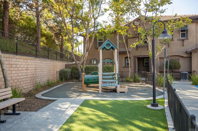 425 S Meadowbrook Dr 123, San Diego, CA 92114