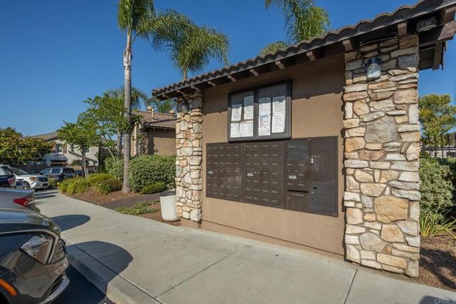 425 S Meadowbrook Dr 123, San Diego, CA 92114