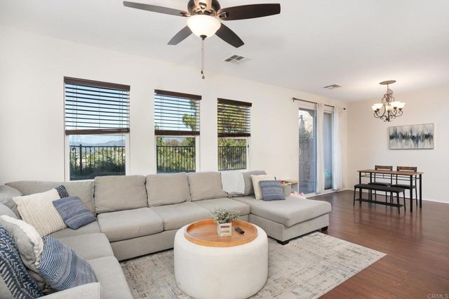 425 S Meadowbrook Dr 123, San Diego, CA 92114