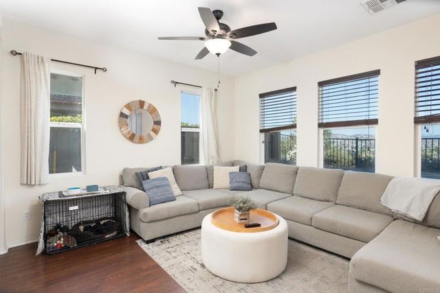 425 S Meadowbrook Dr 123, San Diego, CA 92114