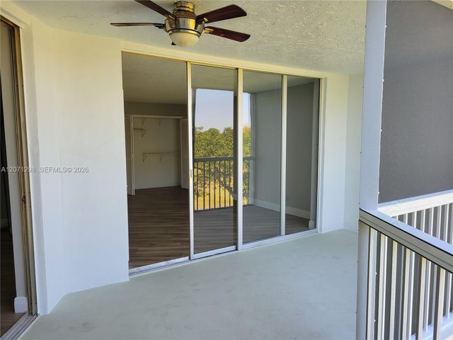 3090 N Course Drive 405, Pompano Beach, FL 33069