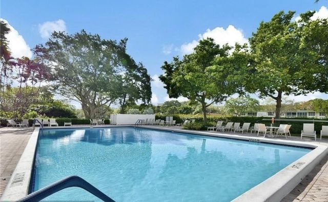 3090 N Course Drive 405, Pompano Beach, FL 33069