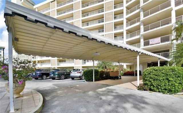 3090 N Course Drive 405, Pompano Beach, FL 33069