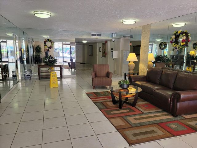 3090 N Course Drive 405, Pompano Beach, FL 33069